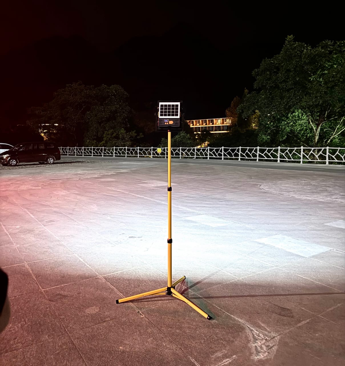 SOLAR Charging Flood Light (HEAVY DUTY)